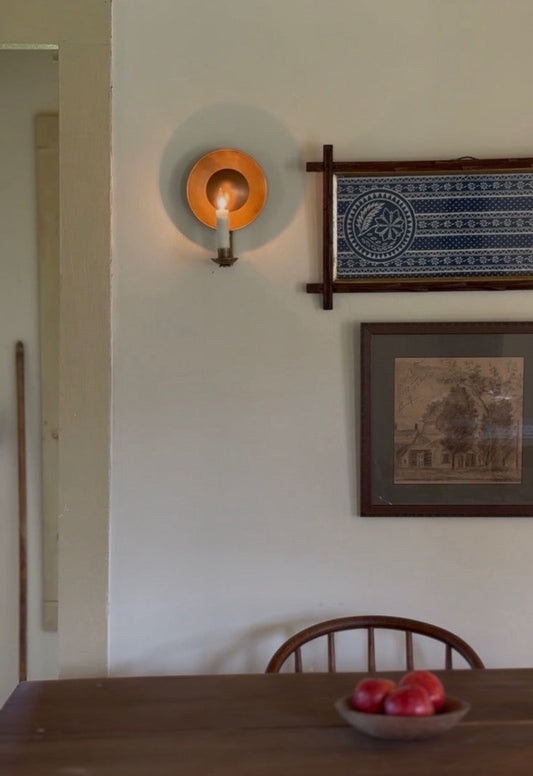 Colonial Williamsburg Reflective Sconce